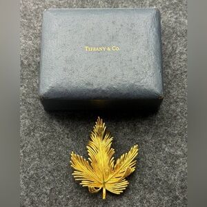 Vintage Antique 18k solid yellow gold Tiffany & Co Yellow Gold Leaf Brooch